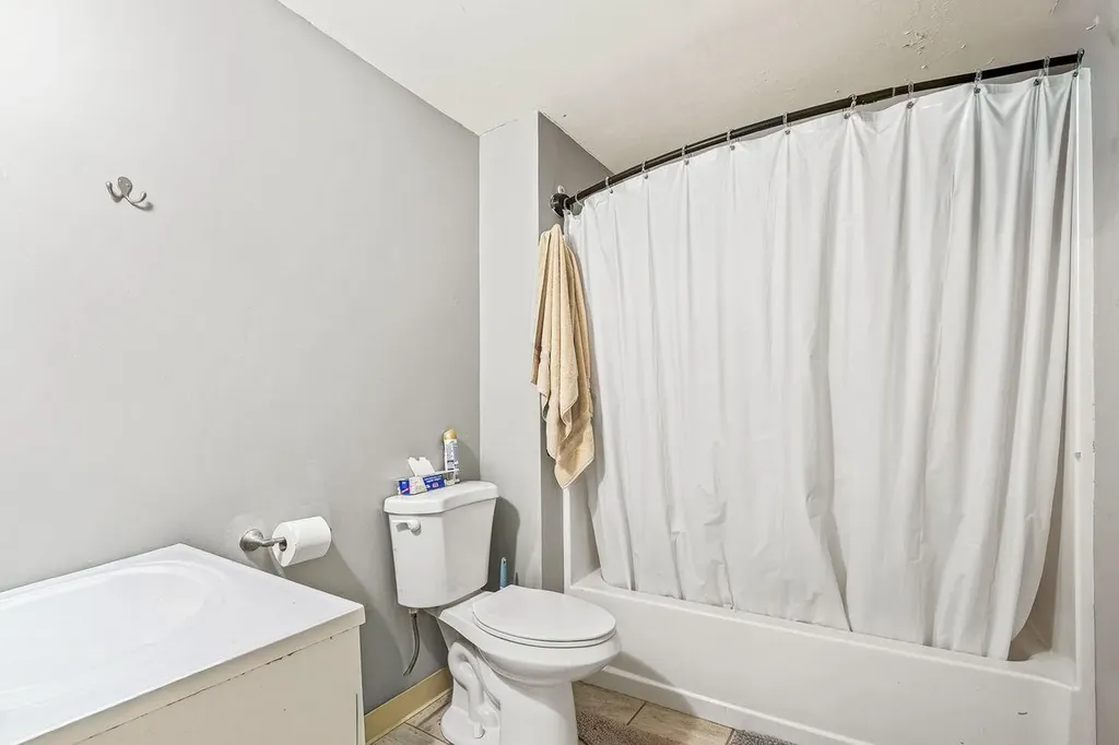 2 Chapel Street Newmarket NH 03857