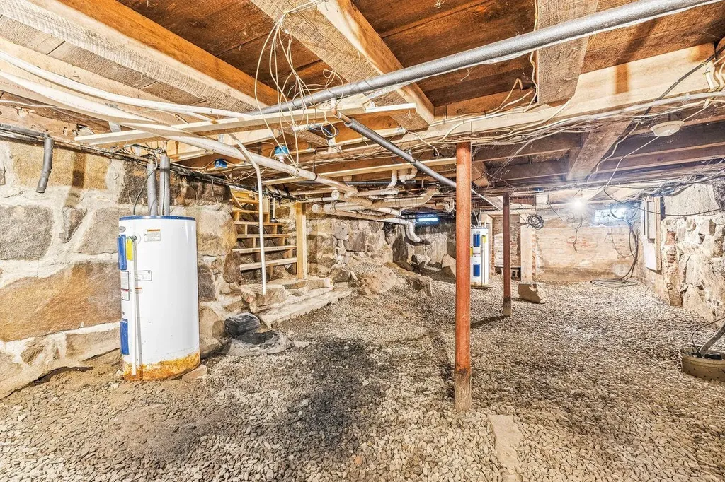 2 Chapel Street Newmarket NH 03857