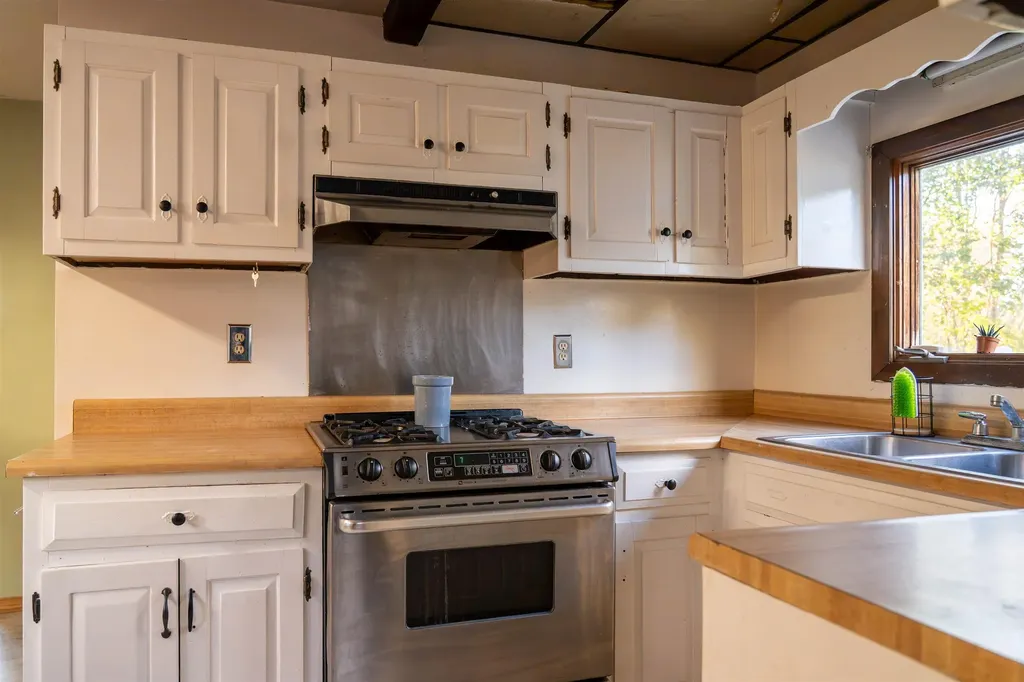 38 River Street Newport NH 03773