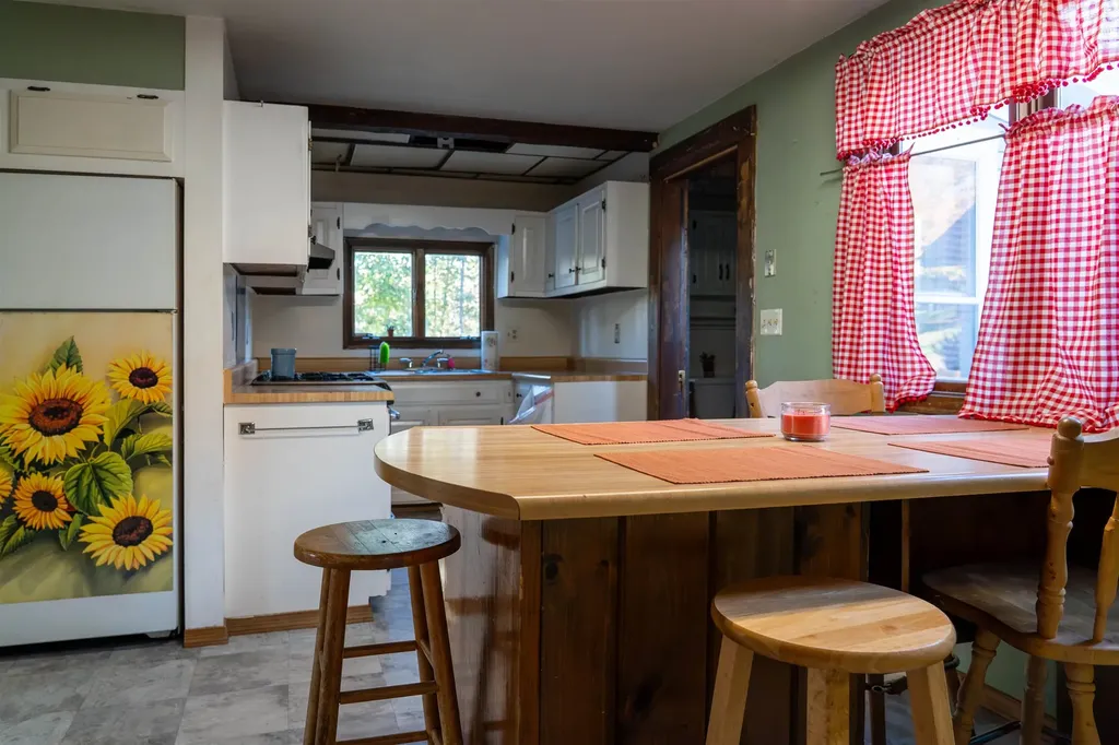 38 River Street Newport NH 03773