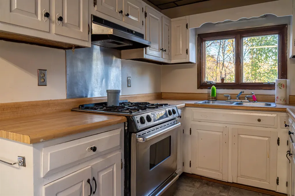 38 River Street Newport NH 03773