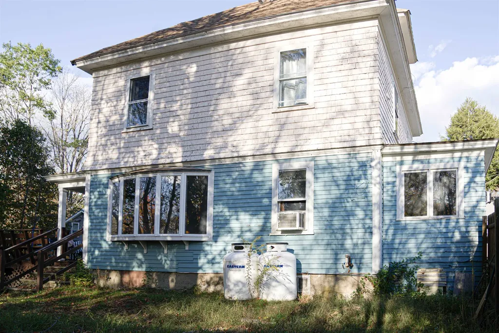 38 River Street Newport NH 03773