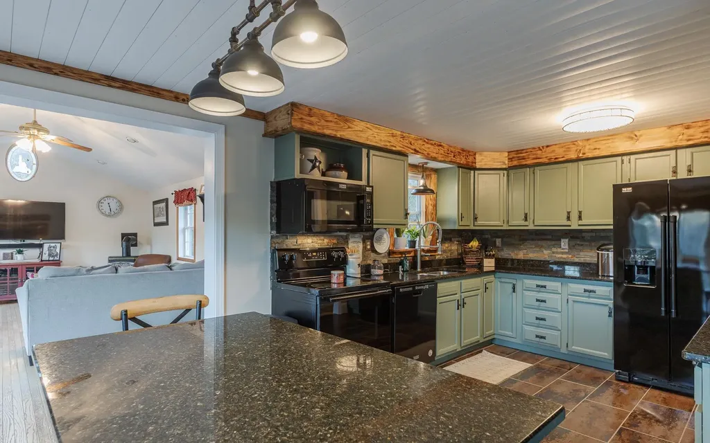 28 Wellington Road Rindge NH 03461