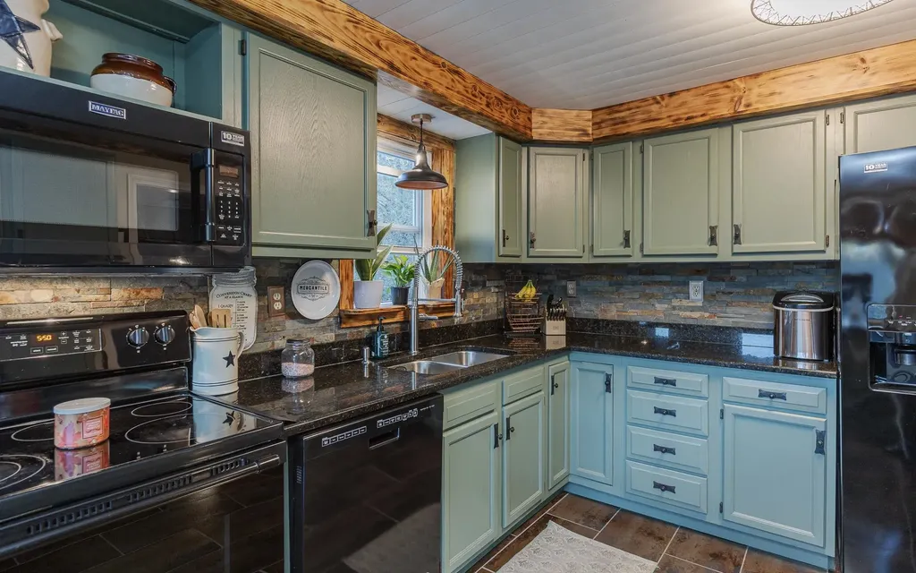 28 Wellington Road Rindge NH 03461