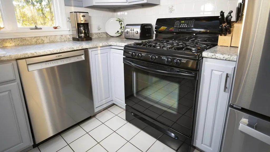 32 Old Trestle Road Marlborough NH 03455