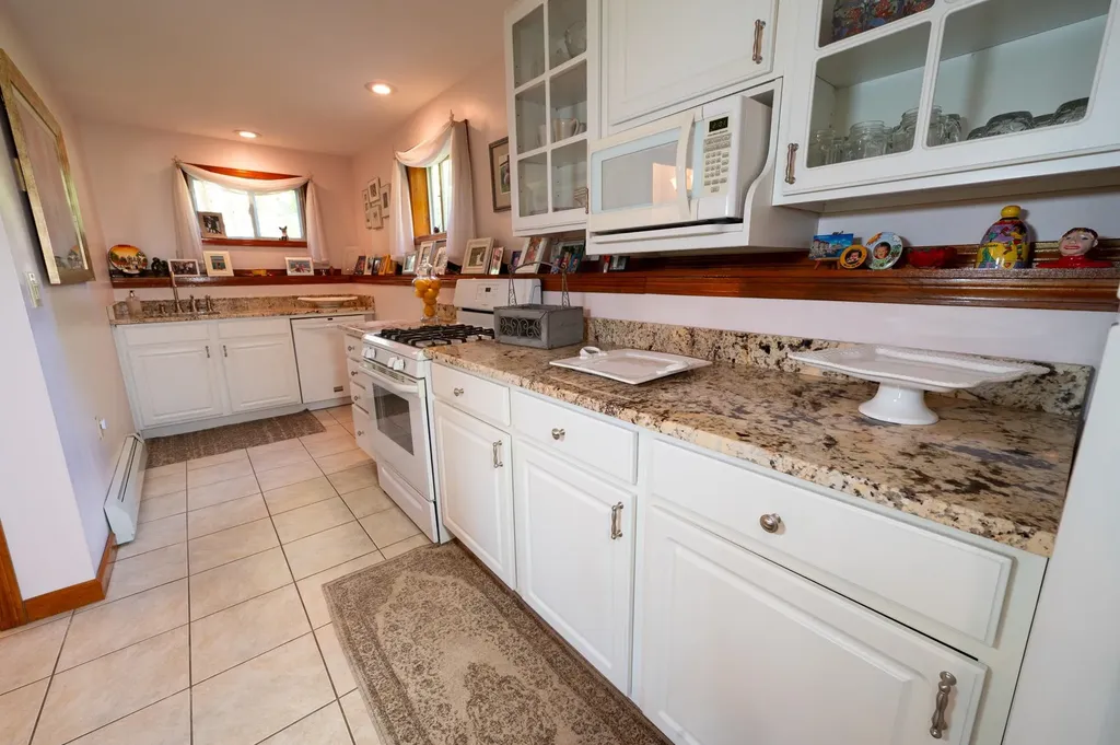 32 Old Trestle Road Marlborough NH 03455