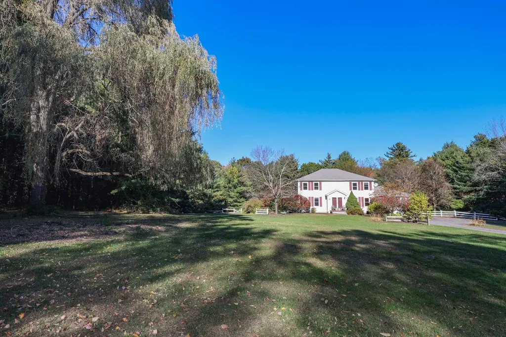 334 Broad Street Hollis NH 03049