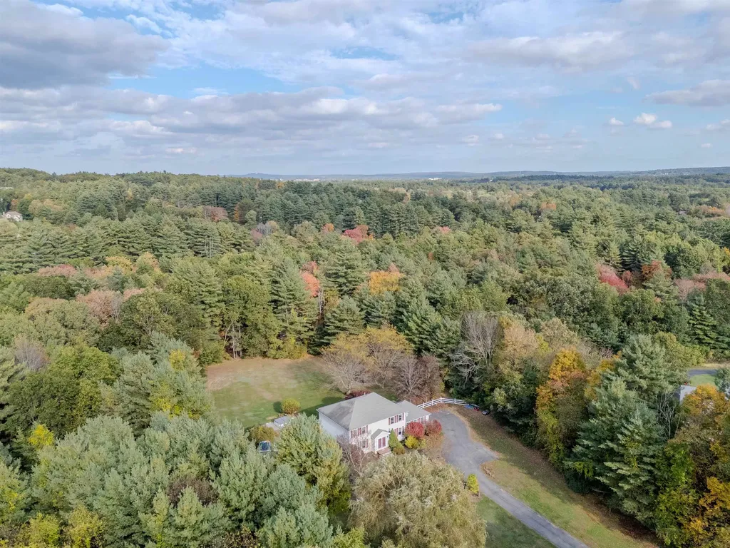 334 Broad Street Hollis NH 03049