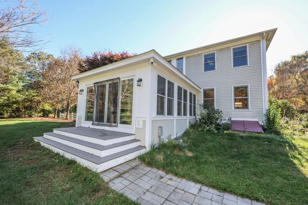 334 Broad Street Hollis NH 03049