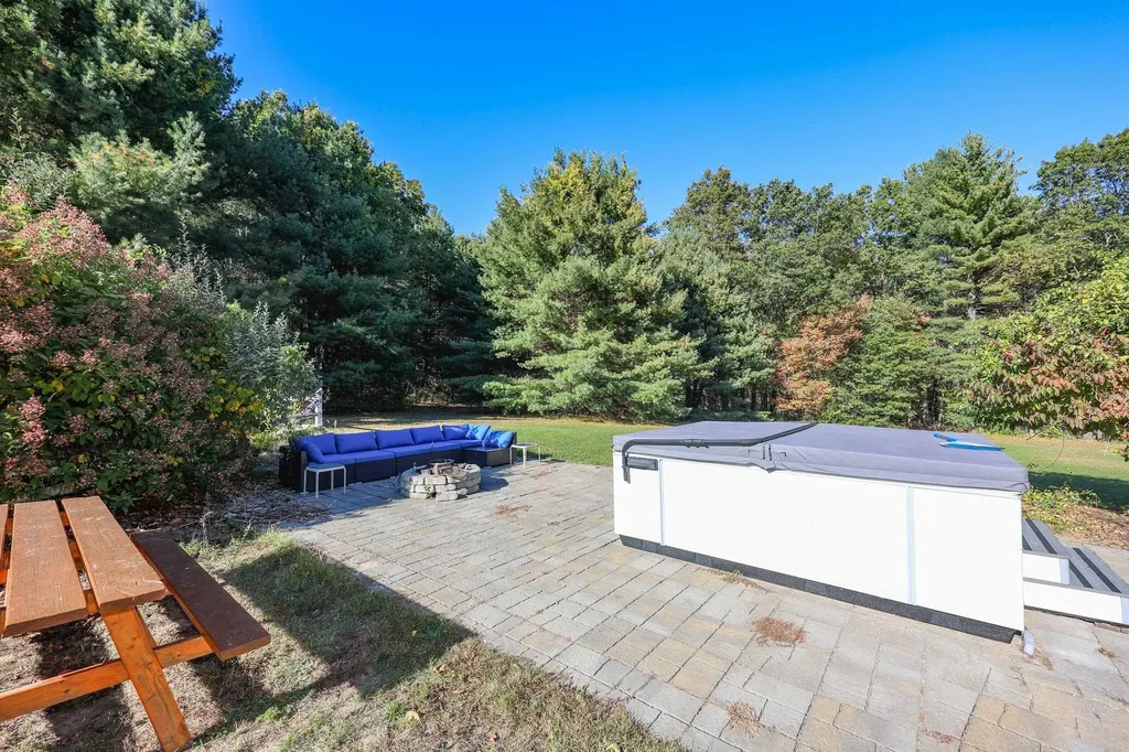 334 Broad Street Hollis NH 03049