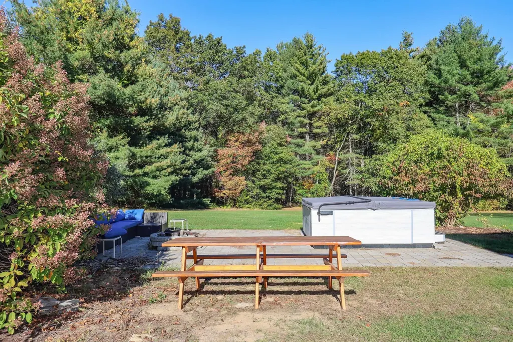 334 Broad Street Hollis NH 03049