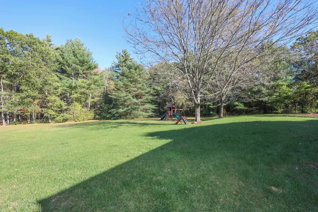 334 Broad Street Hollis NH 03049