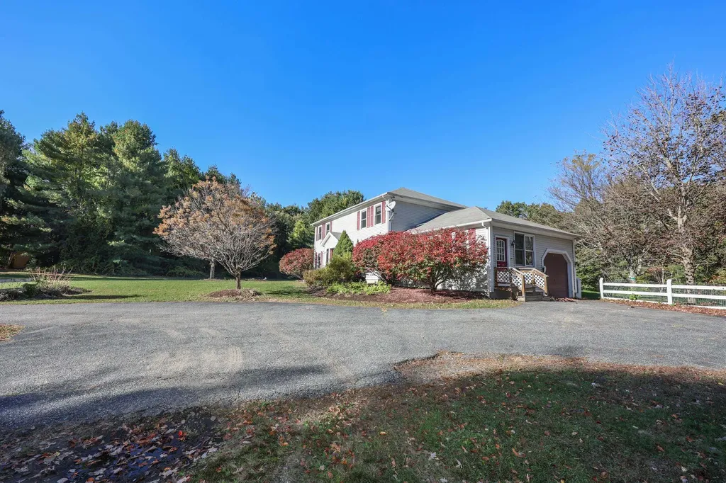 334 Broad Street Hollis NH 03049