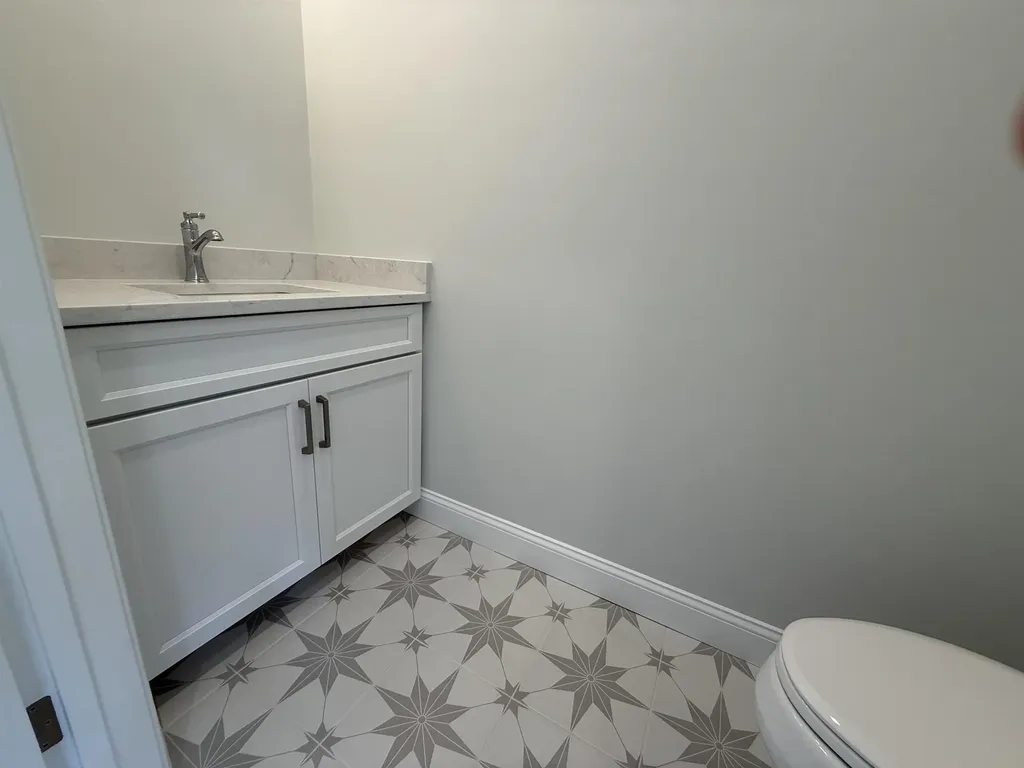 2 Kinsman Lane Windham NH 03087