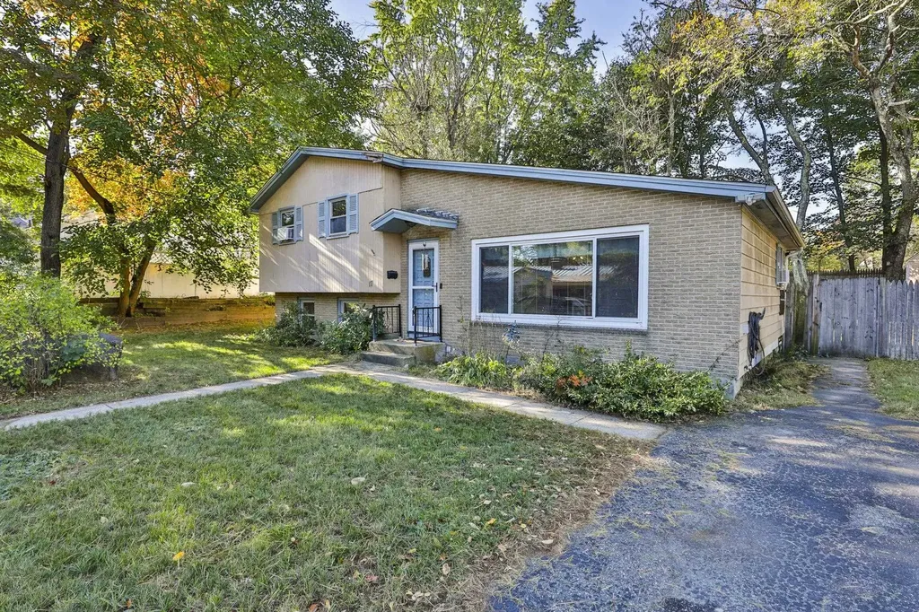 17 Herrick Street Nashua NH 03060