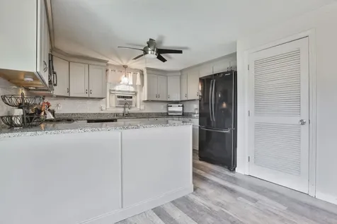 17 Herrick Street Nashua NH 03060