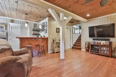 17 Herrick Street Nashua NH 03060