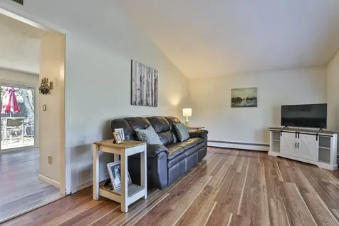 17 Herrick Street Nashua NH 03060