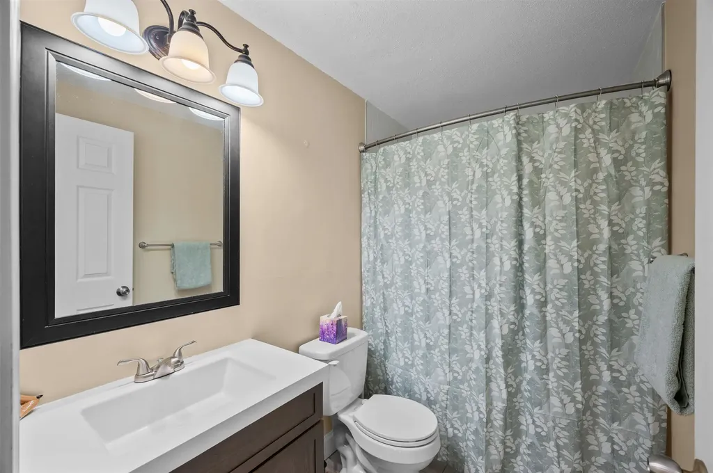 4 Brookside Drive Exeter NH 03833