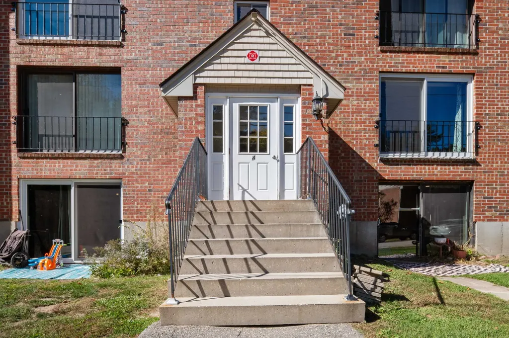 4 Brookside Drive Exeter NH 03833