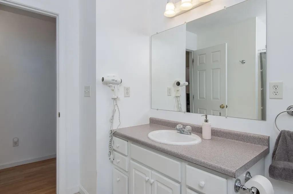 104 N. Mason Road Brookline NH 03033