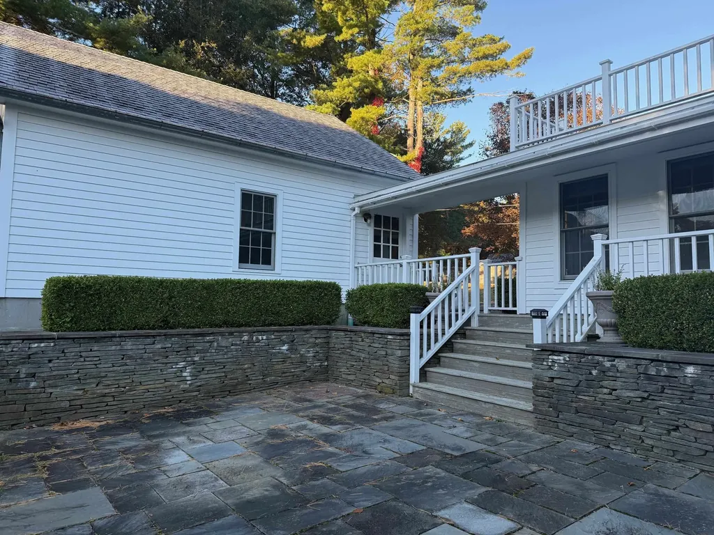 134 Monument Avenue Bennington VT 05201