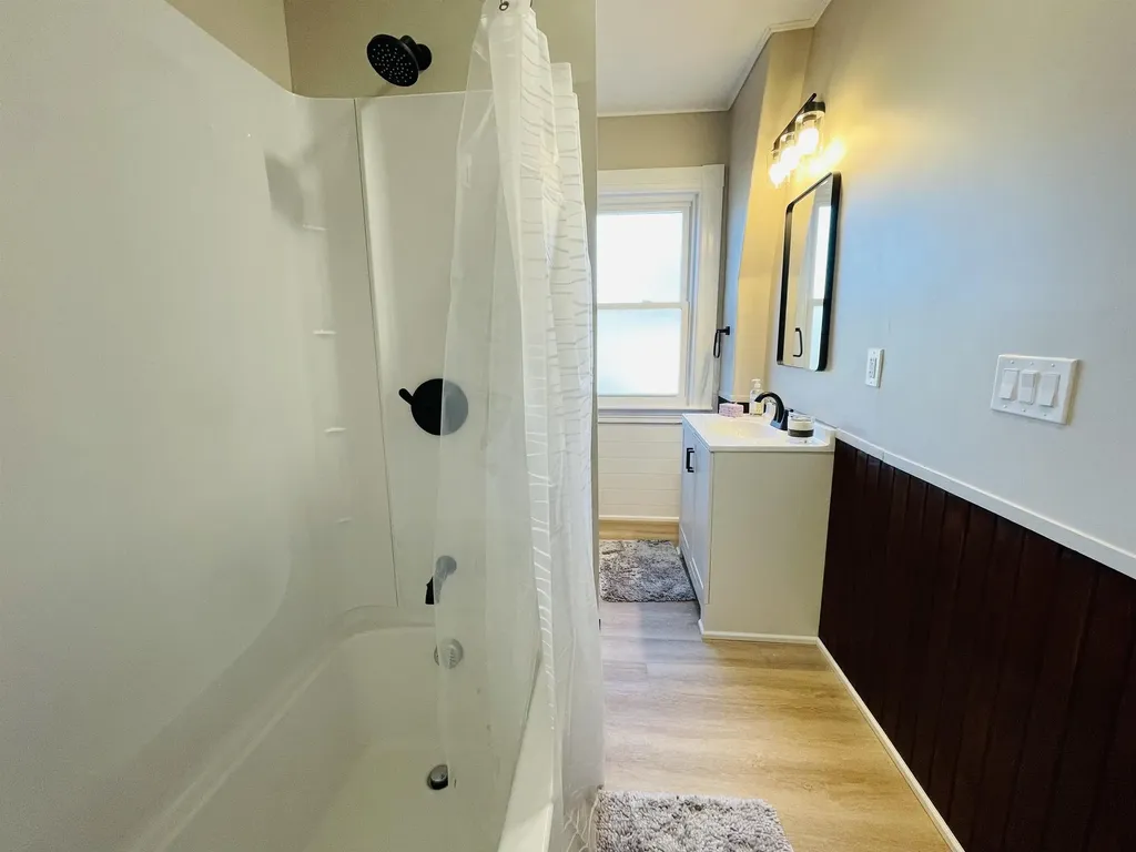 118 W Hillcrest Avenue Manchester NH 03103