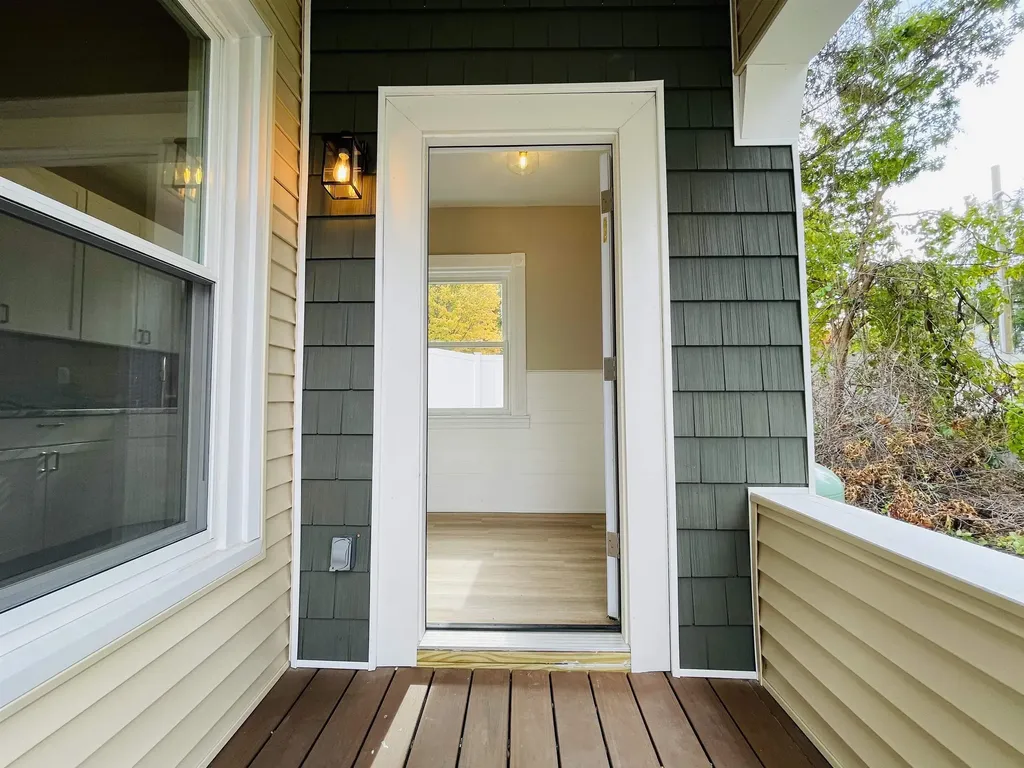 118 W Hillcrest Avenue Manchester NH 03103