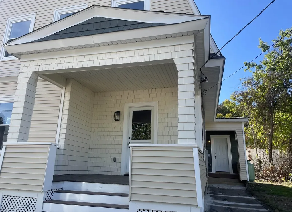 118 W Hillcrest Avenue Manchester NH 03103