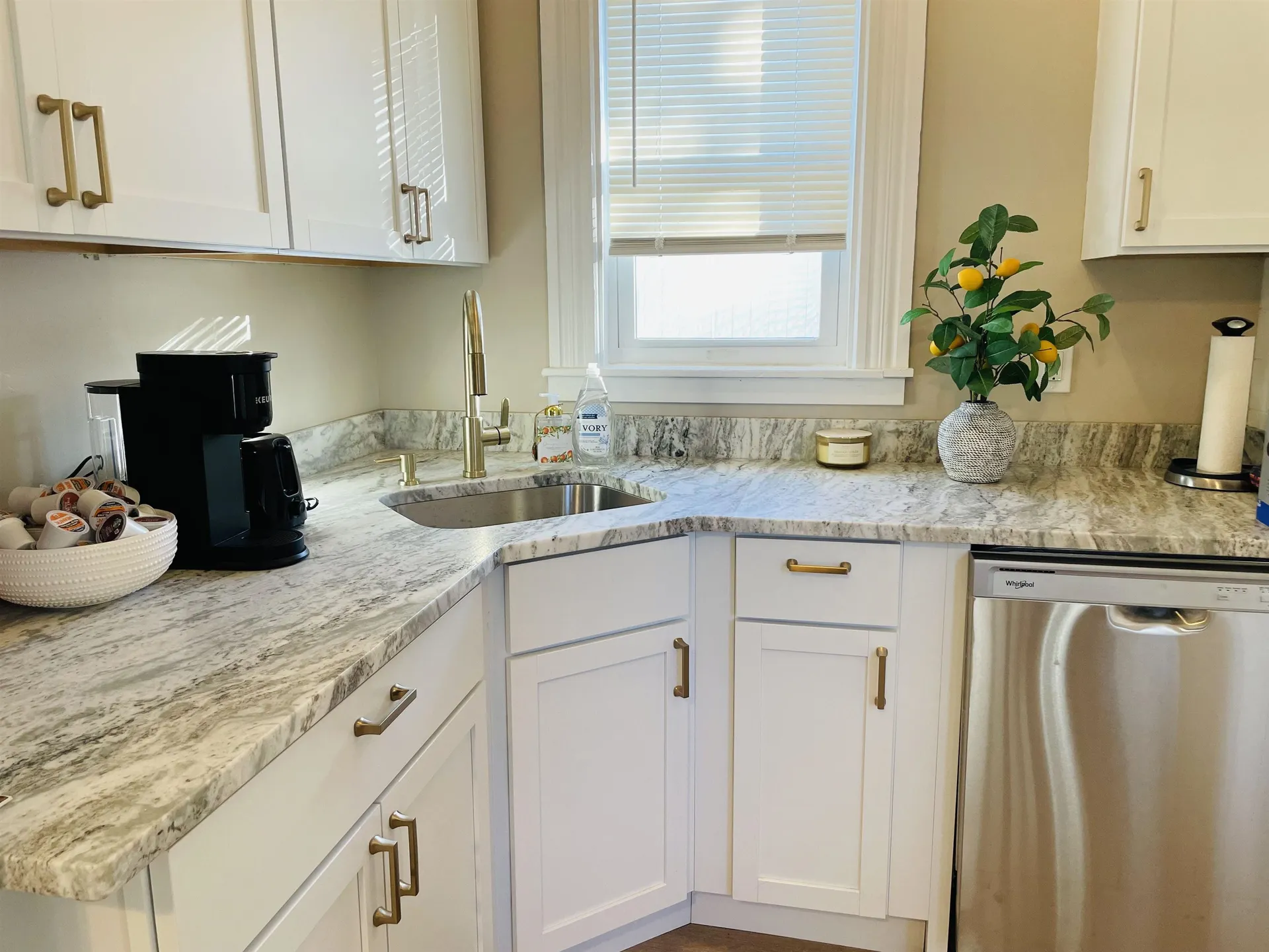 118 W Hillcrest Avenue Manchester NH 03103