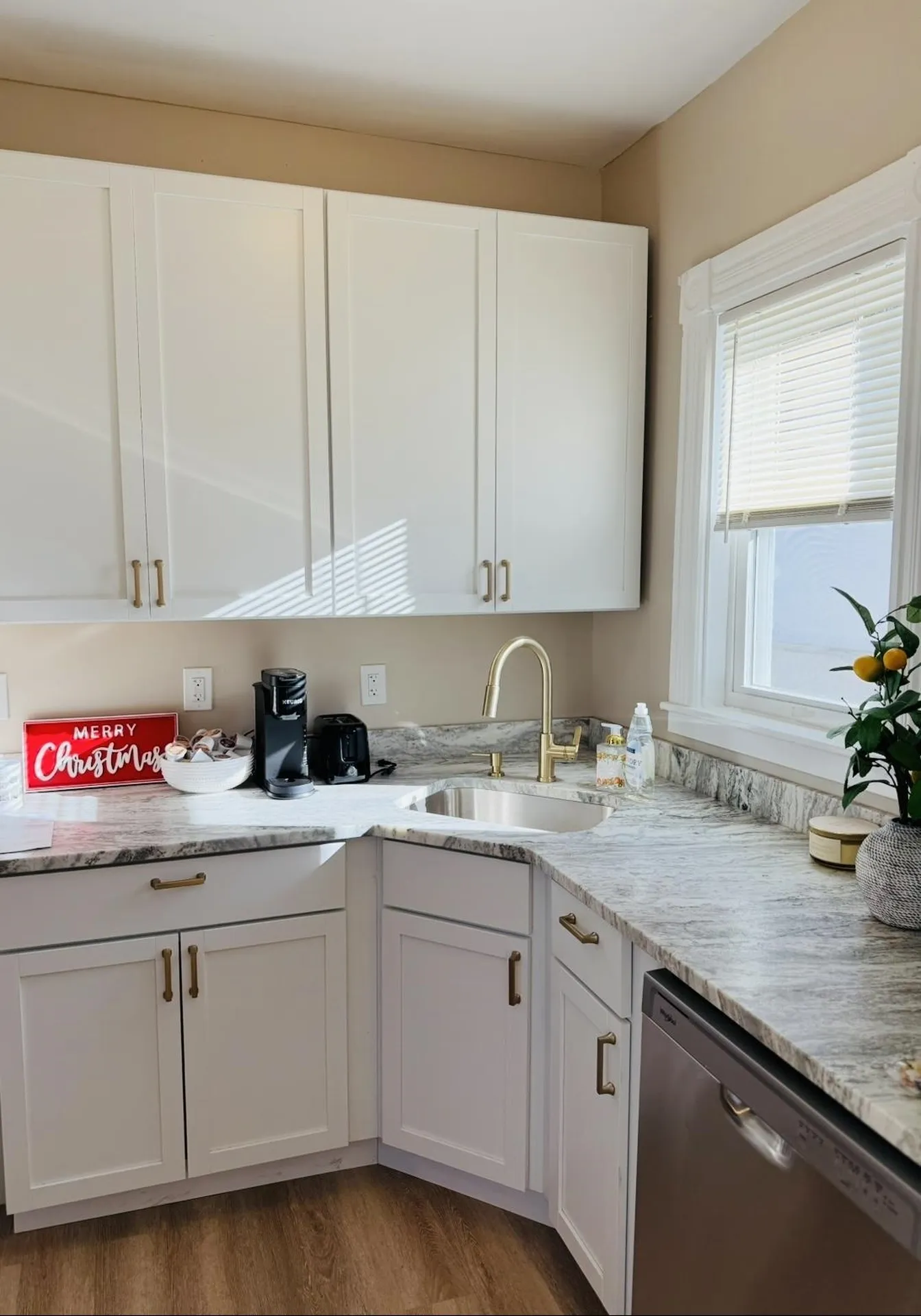 118 W Hillcrest Avenue Manchester NH 03103