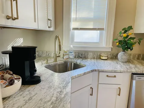 118 W Hillcrest Avenue Manchester NH 03103