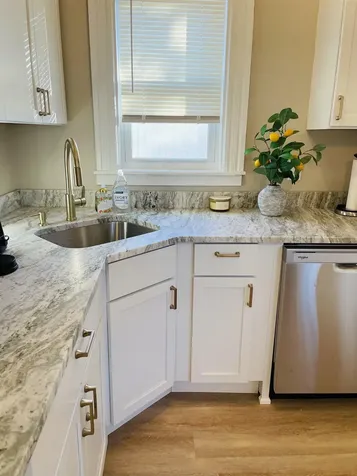 118 W Hillcrest Avenue Manchester NH 03103