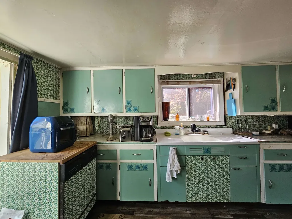 48 School Street Springfield VT 05150