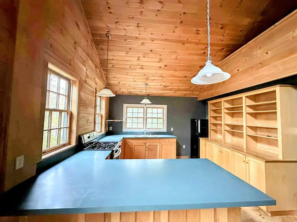 63 Big Story Lane Grafton VT 05146