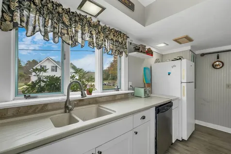 1354 Nh Route 175 Campton NH 03223