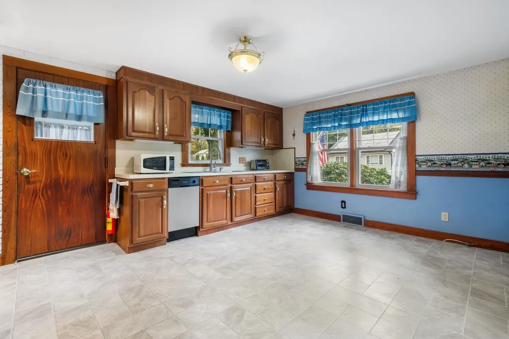 155 Tolles Street Nashua NH 03064