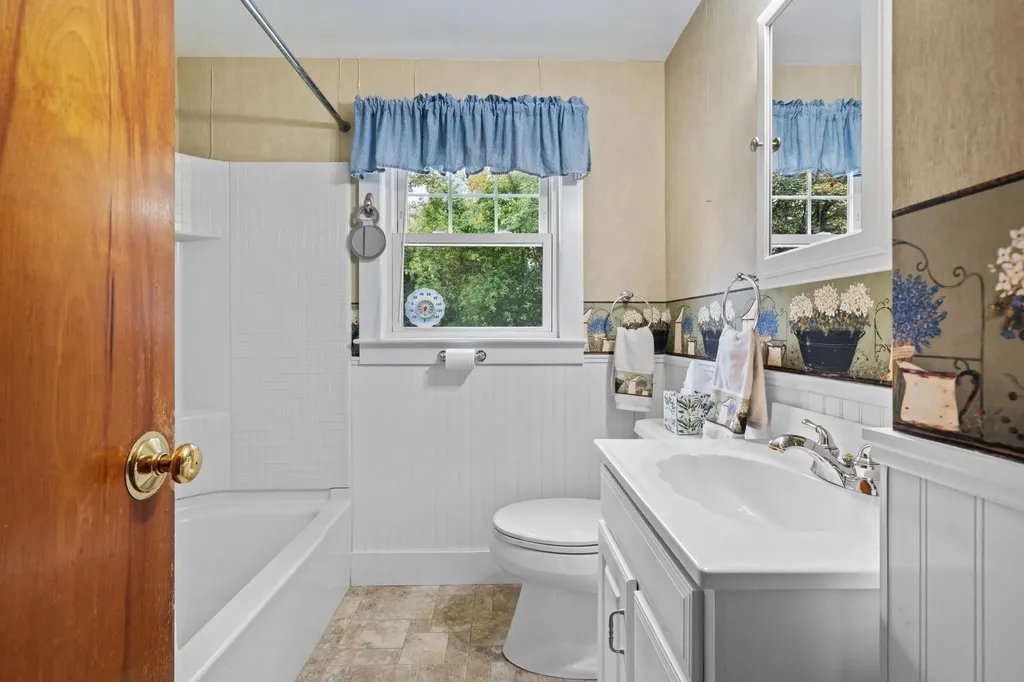 155 Tolles Street Nashua NH 03064