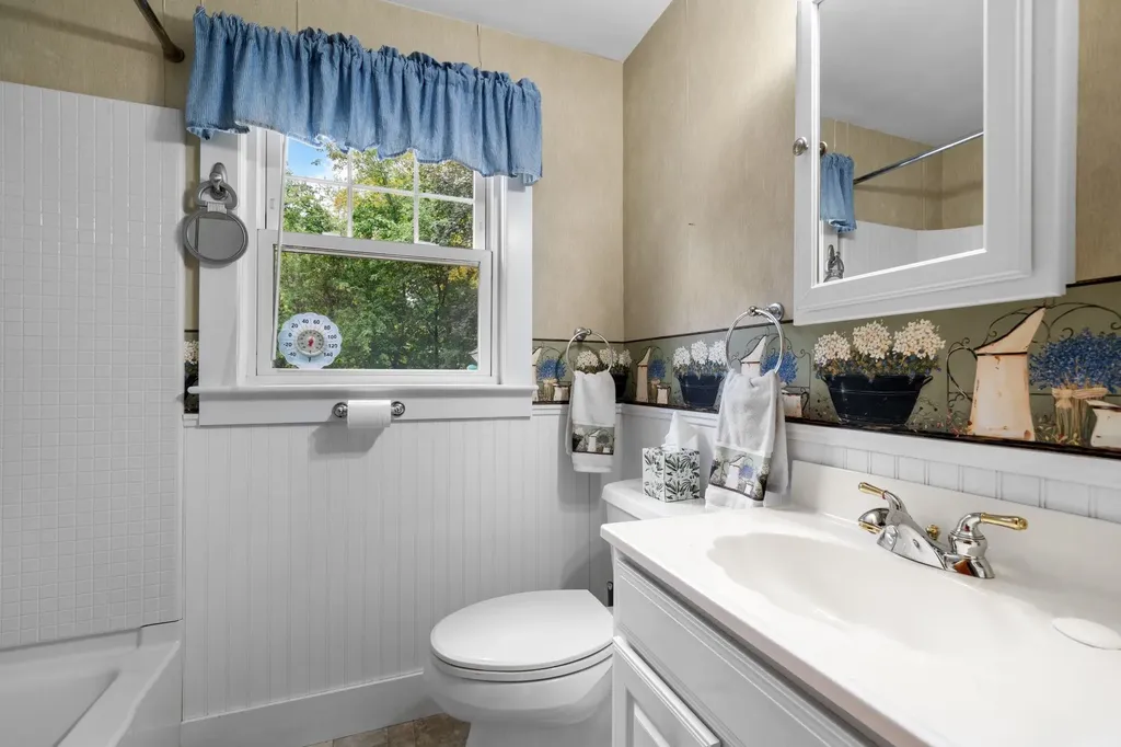 155 Tolles Street Nashua NH 03064