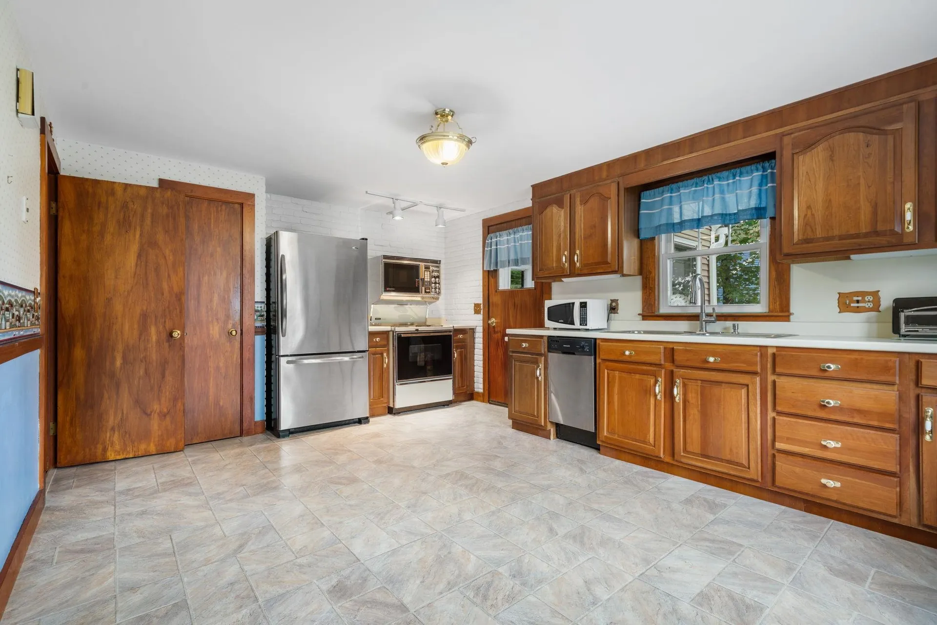 155 Tolles Street Nashua NH 03064