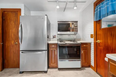 155 Tolles Street Nashua NH 03064