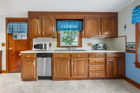 155 Tolles Street Nashua NH 03064