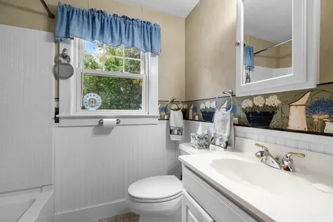 155 Tolles Street Nashua NH 03064