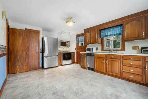 155 Tolles Street Nashua NH 03064