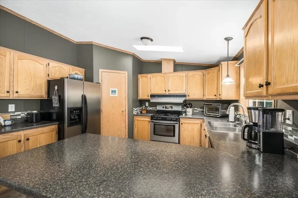 23 Eagles Way Alton NH 03809