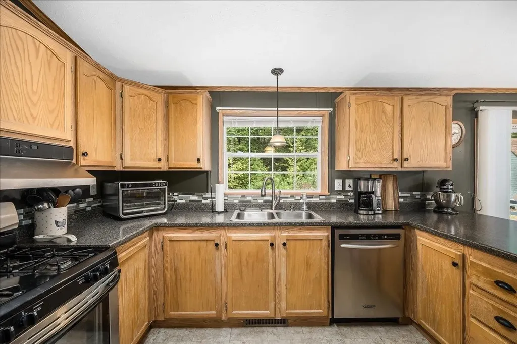 23 Eagles Way Alton NH 03809