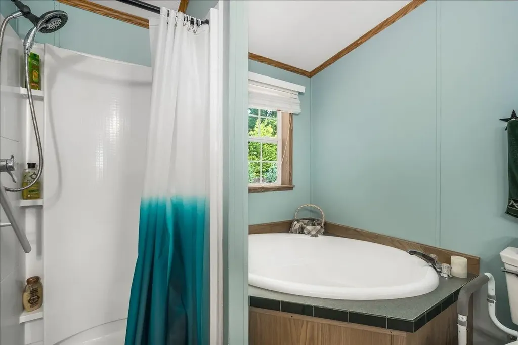 23 Eagles Way Alton NH 03809