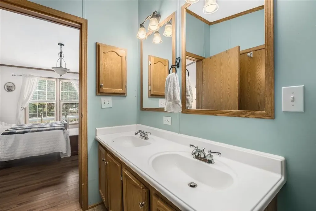 23 Eagles Way Alton NH 03809