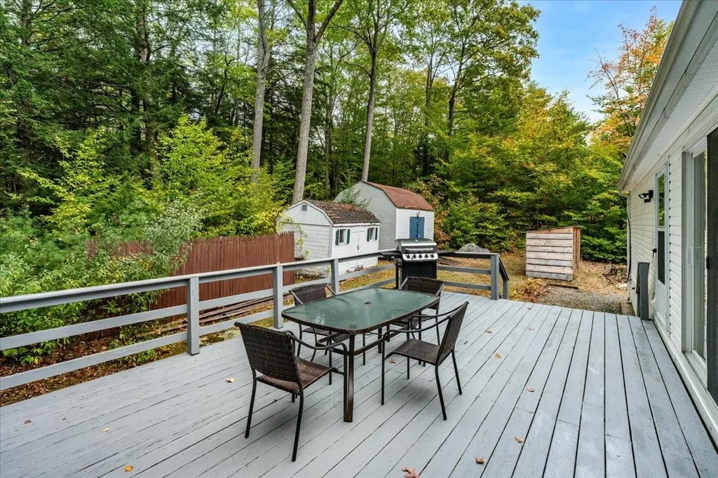 23 Eagles Way Alton NH 03809