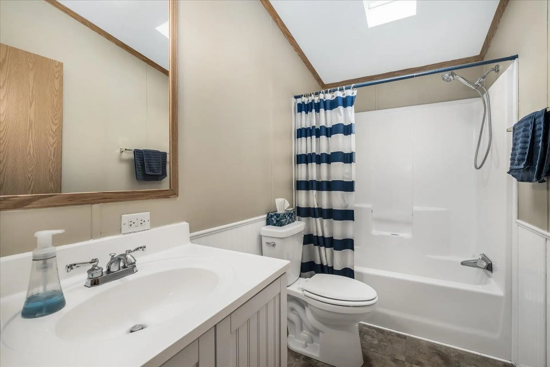 23 Eagles Way Alton NH 03809